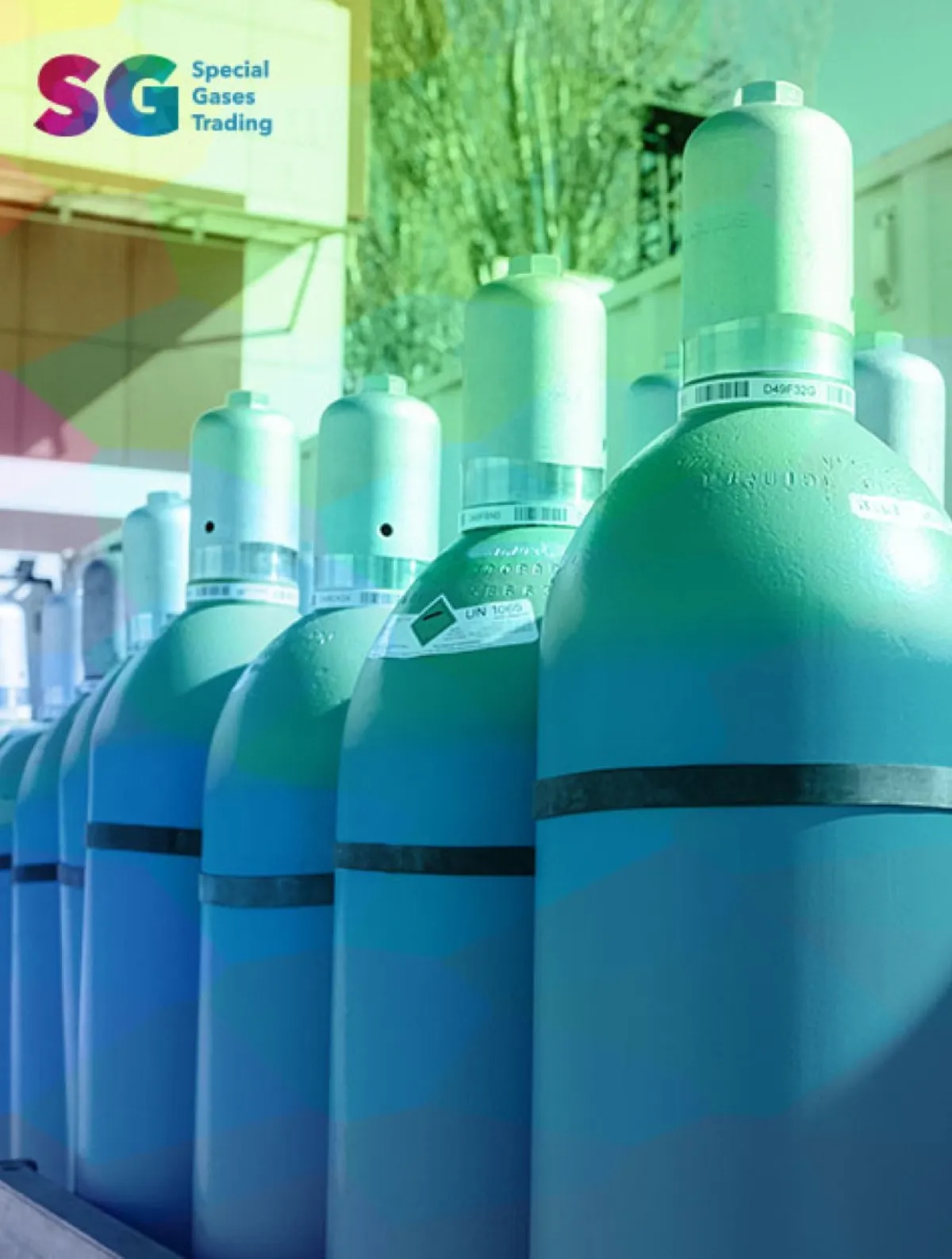 High-pressure gas cylinders prepared for controlled supply