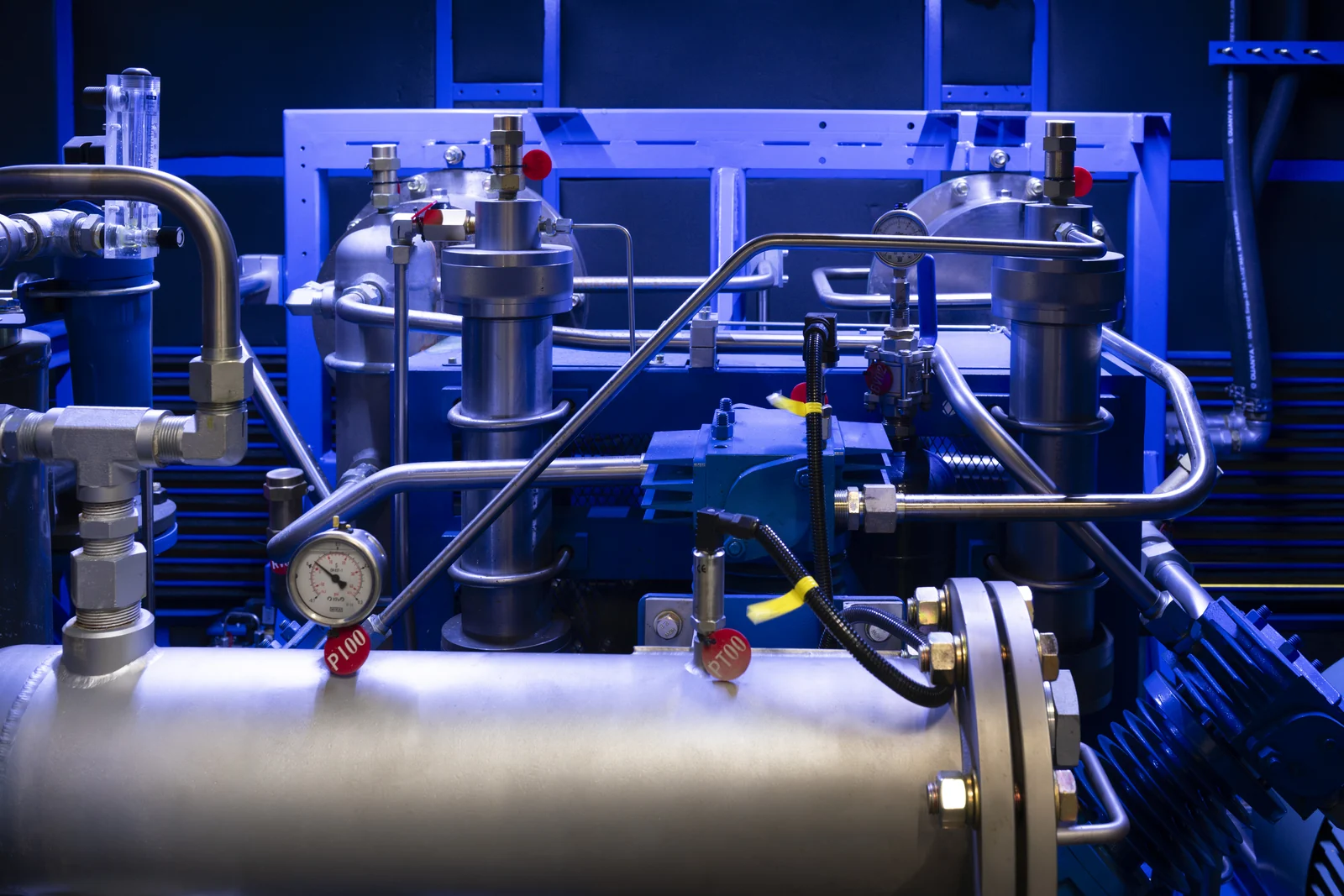 Stainless steel piping and process equipment in a helium handling system
