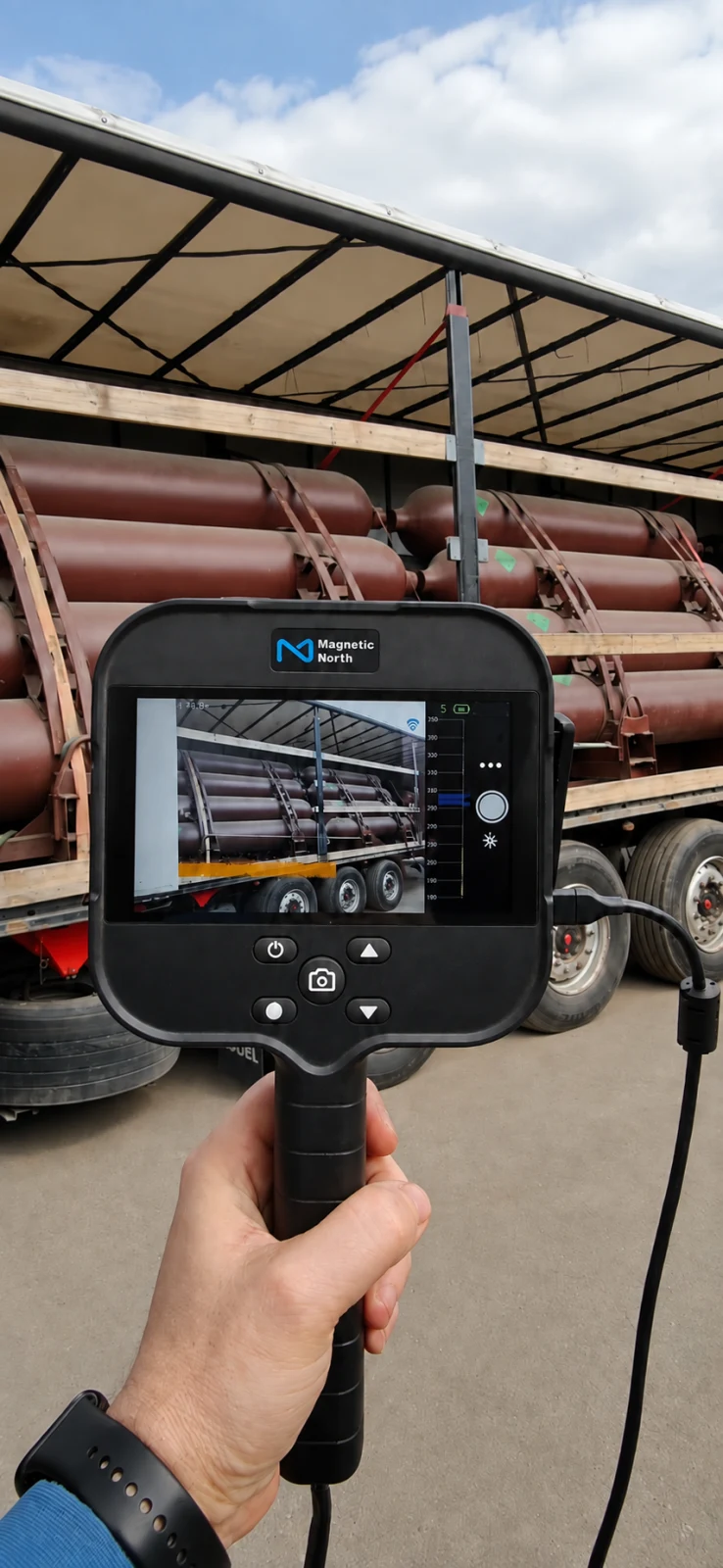 Acoustic inspection equipment used during a gas package service assessment